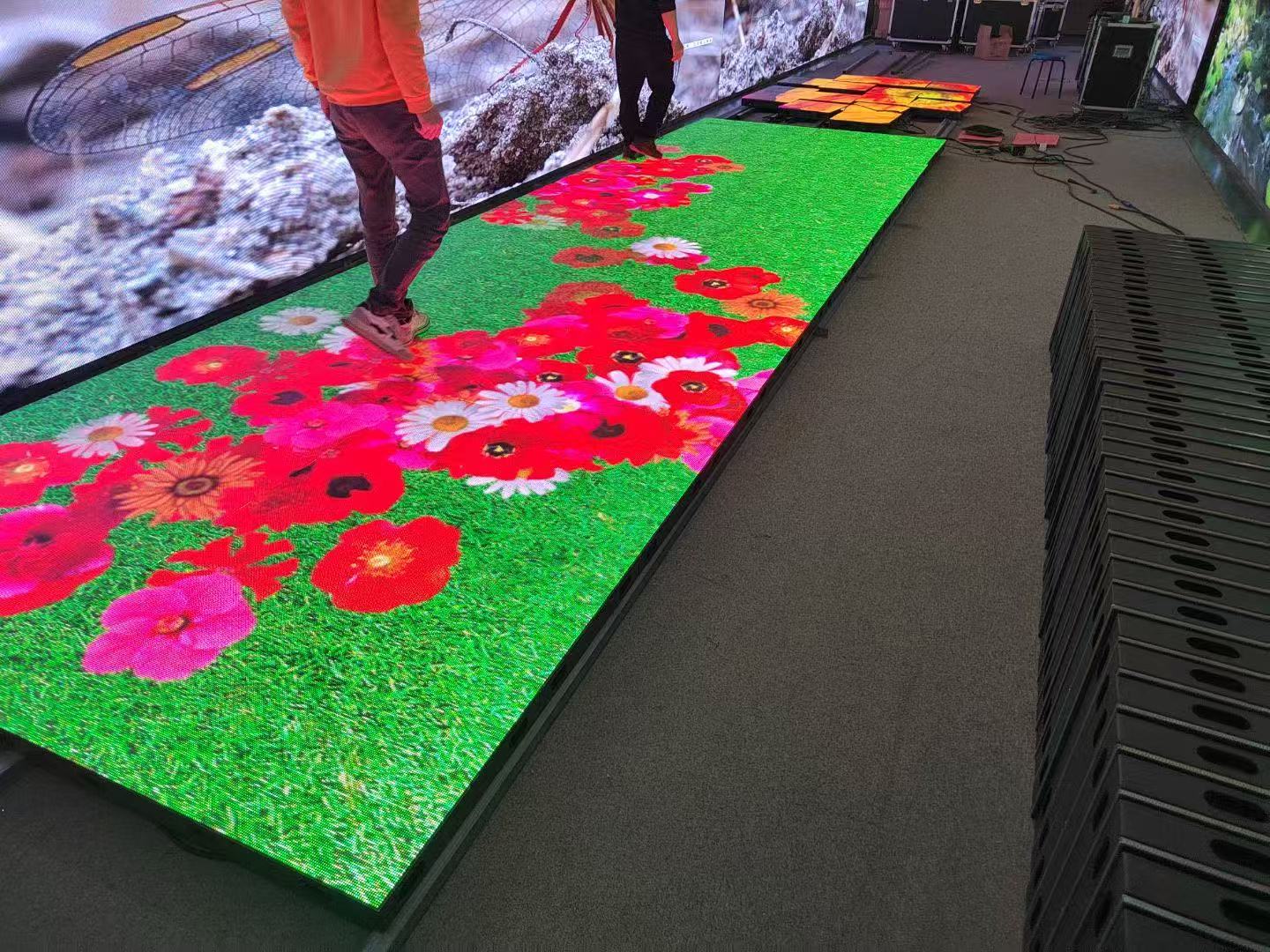 Floor tile  LED display solution