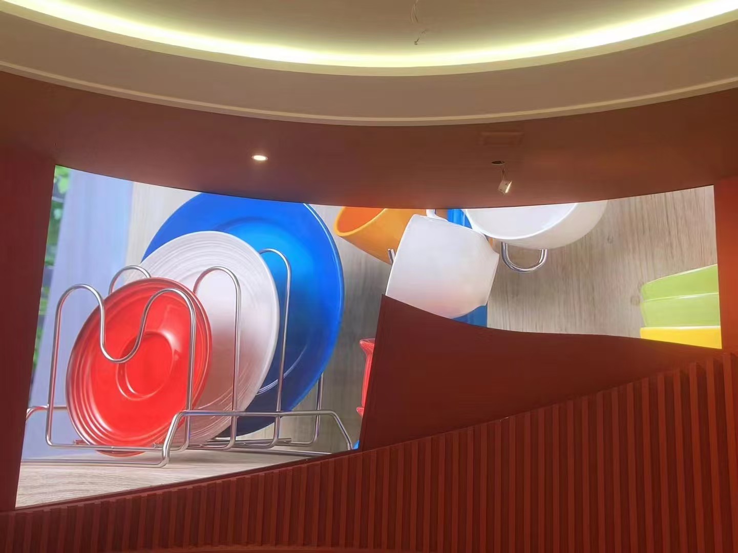   OLED显示屏与LED显示屏区别