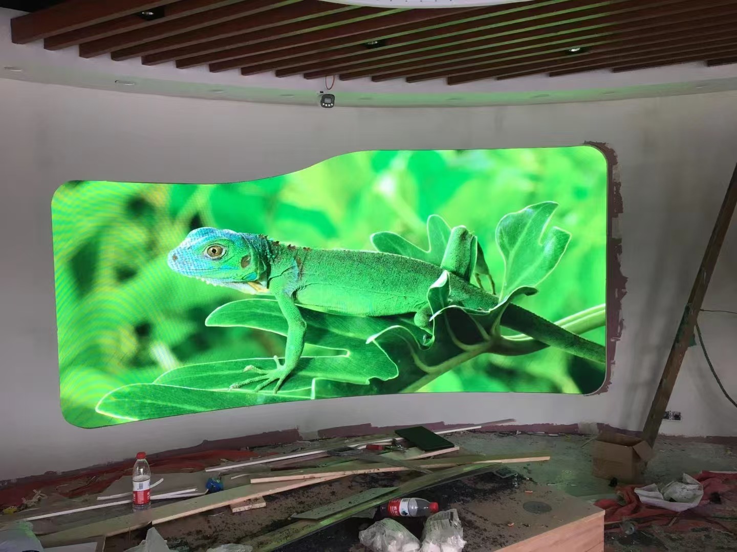 Analysis of the causes of defects on the LED display screens based on the light beads.