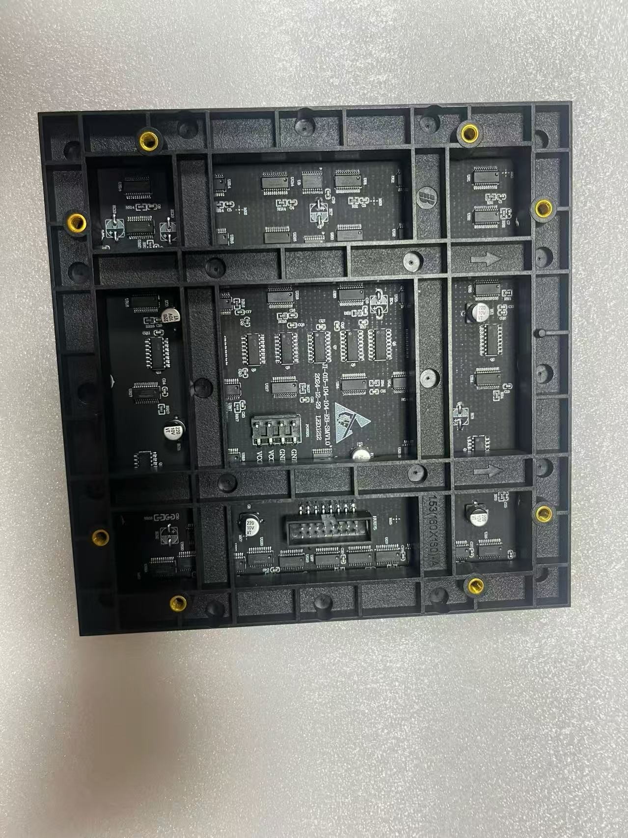 How to solve the problem when the size of the indoor  fixed screen is 160mm shorter than the length of the module?